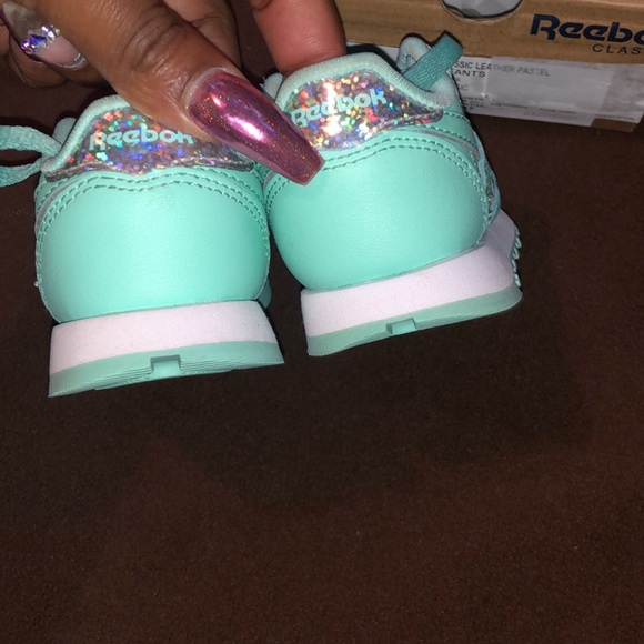 Reebok classic - Picture 3 of 4